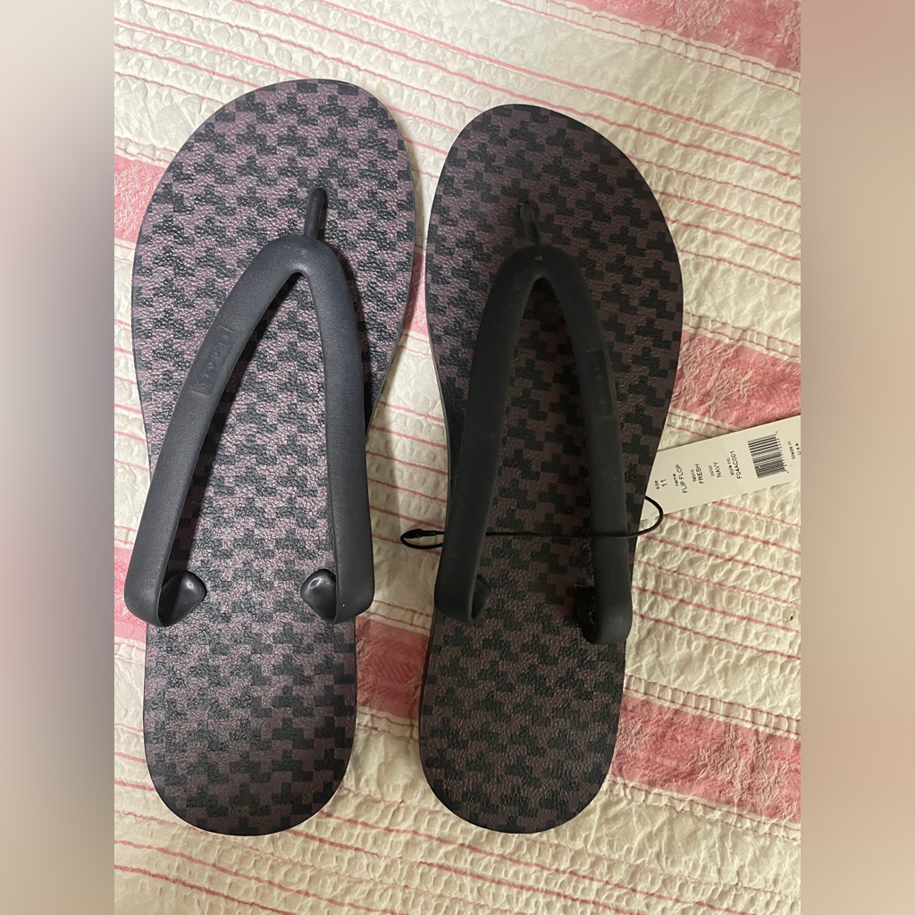 Theory Size 10 Flip Flop Brand New With Pattern Herringbone